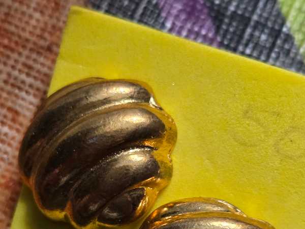 Vintage Gold Tone Seashell Stud Earrings