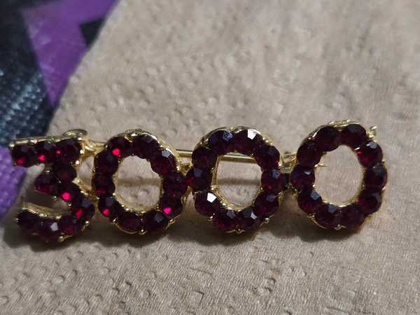 Sparkling "3000" Brooch with Ruby Crystals - Vintage Gold-Tone
